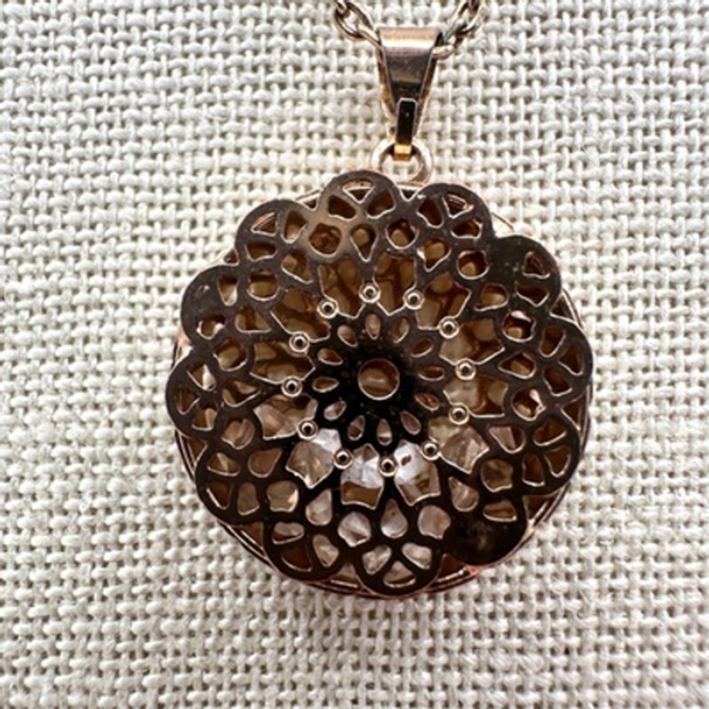 Vintage 90s Filigree Mandala Pendant Necklace Gold Tone Women's Jewelry